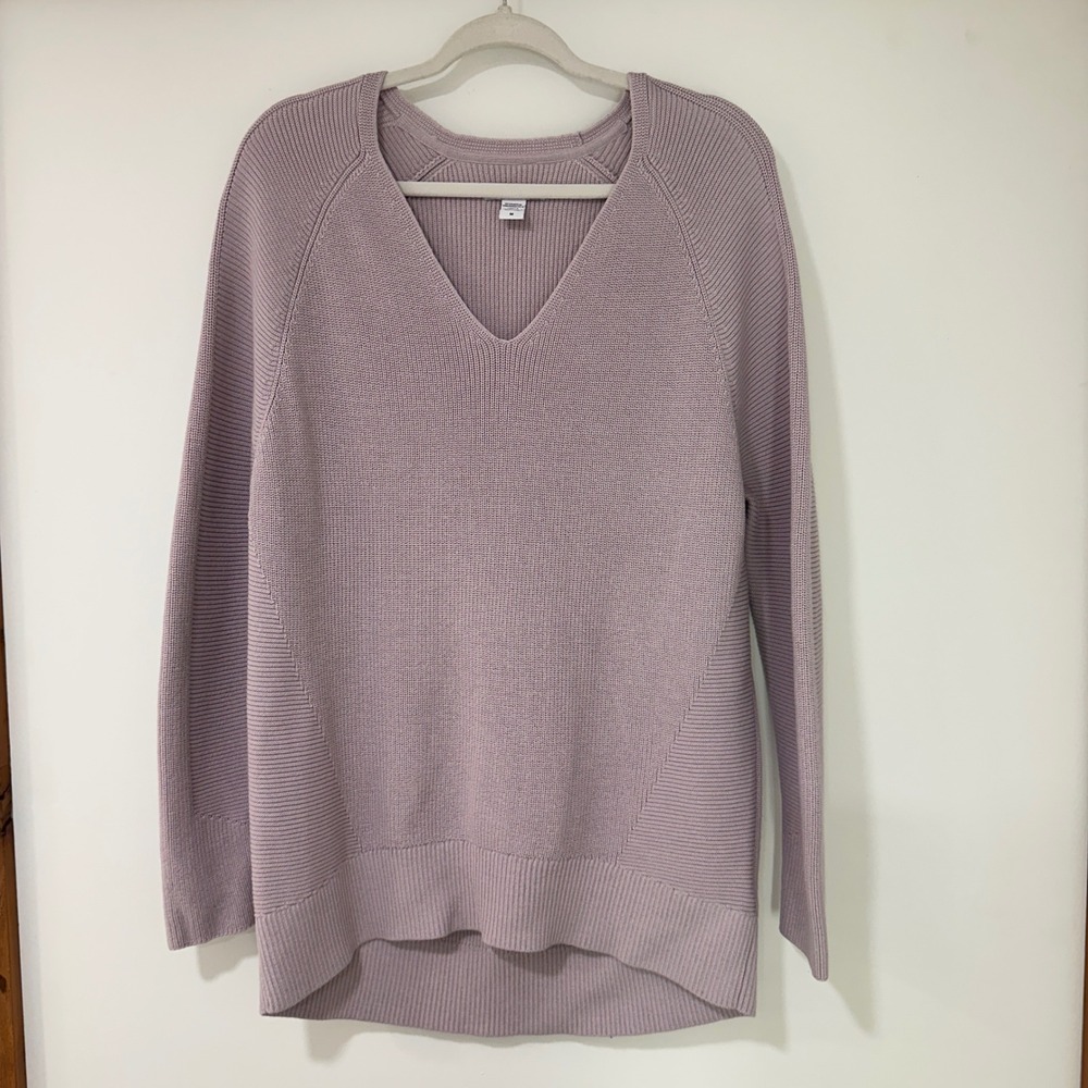 Athleta Hanover‎ V-Neck Sweater Womens Medium Lavender Merino Wool Blend | Cozy
